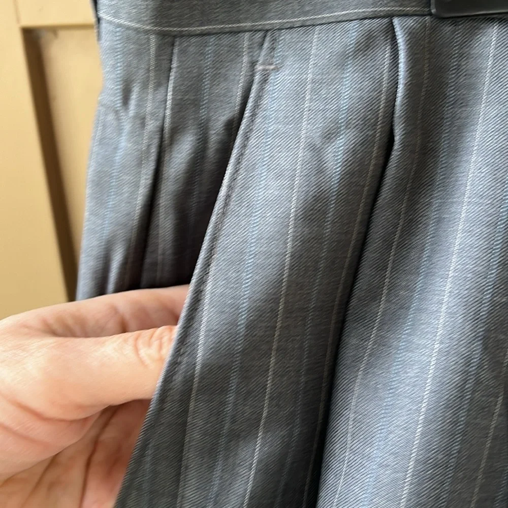 Lauren Ralph Lauren 100% Wool Pin Stripe Gray 2 Piece Suit. Size 40R